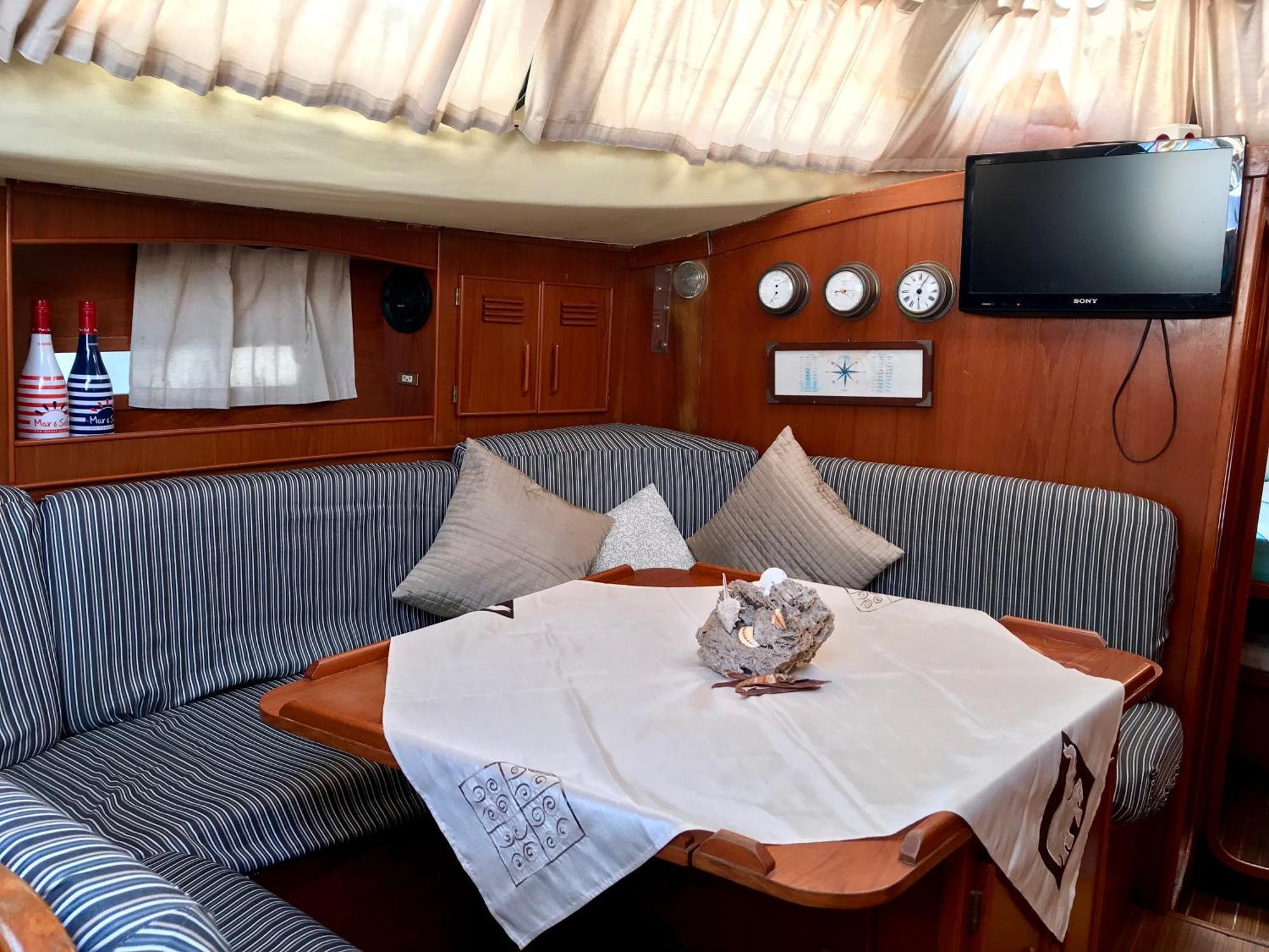Sleep & Boats Barcelona City サン・アドリア・デ・ベソス エクステリア 写真