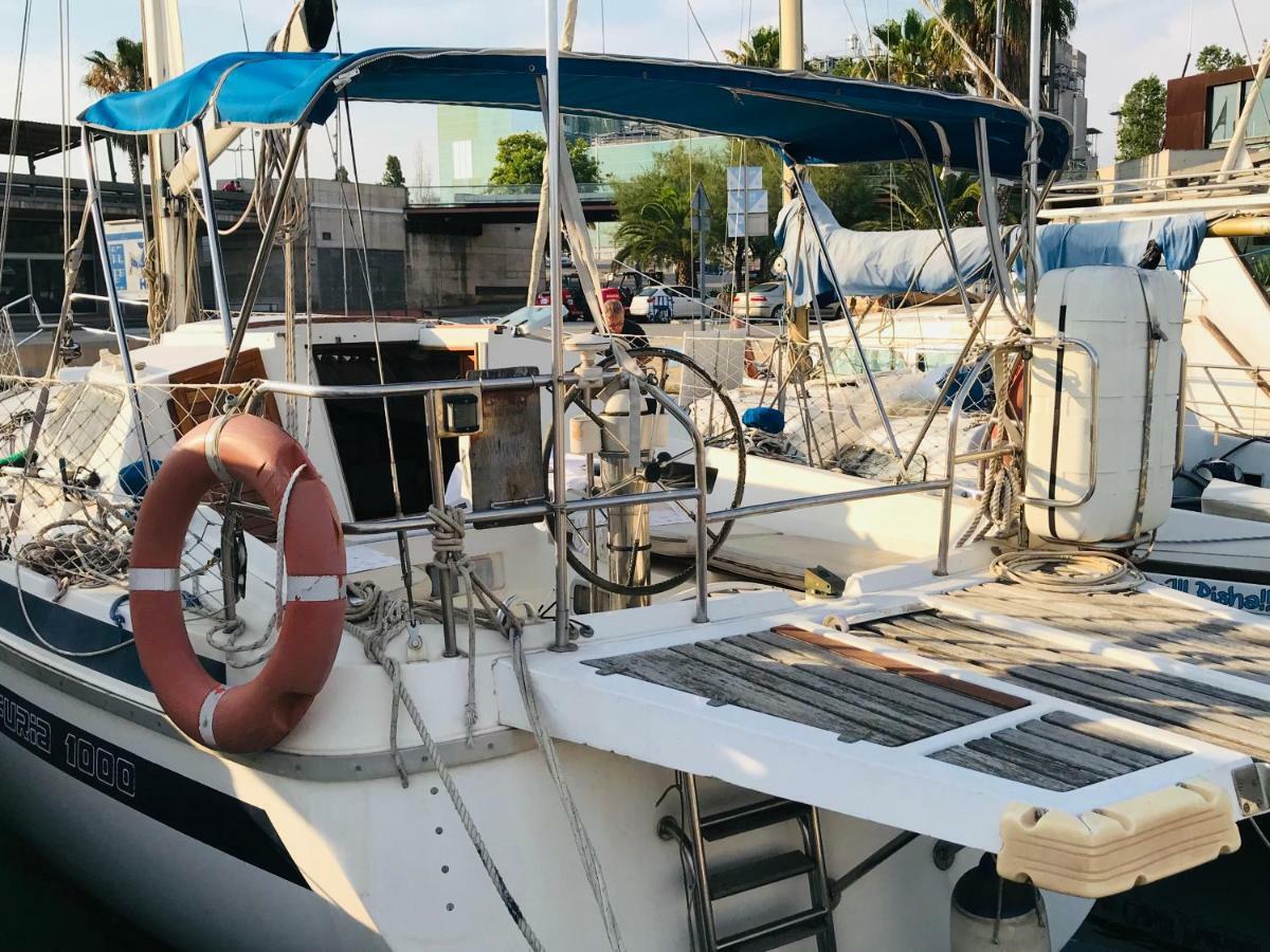 Sleep & Boats Barcelona City サン・アドリア・デ・ベソス エクステリア 写真