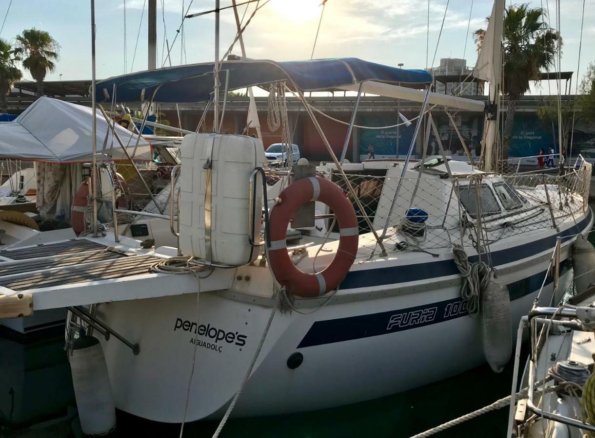 Sleep & Boats Barcelona City サン・アドリア・デ・ベソス エクステリア 写真